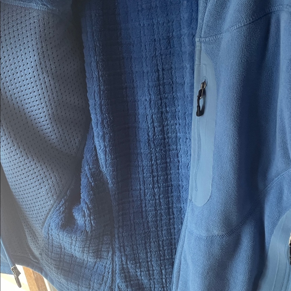 Patagonia R3 Jacket - Picture 7 of 10
